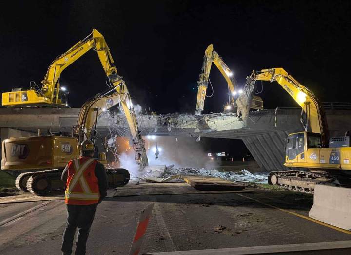 Démolition de pont de béton armé Québec